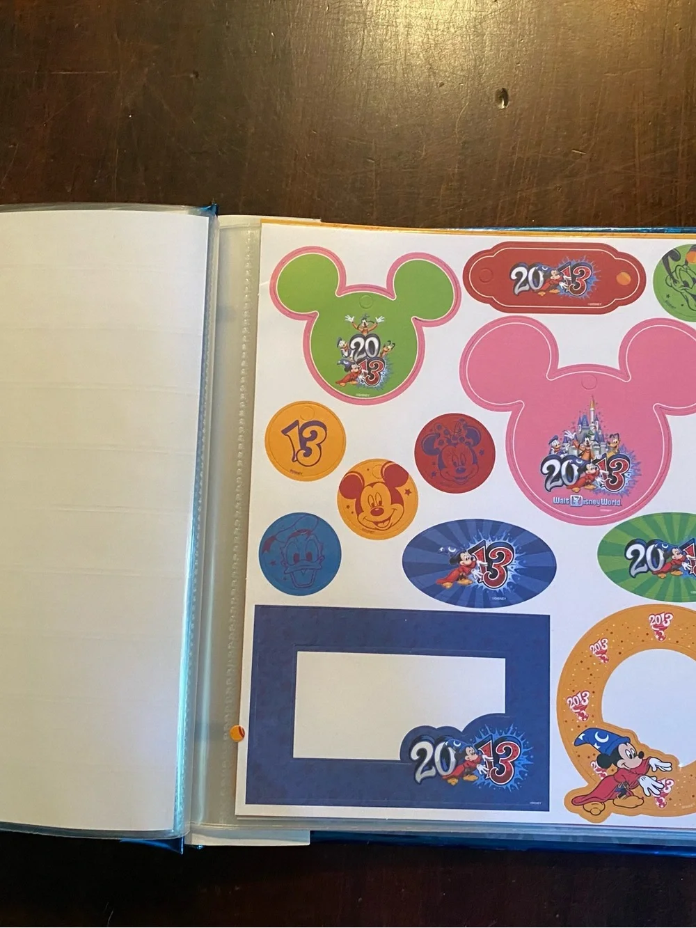 NWT Collectible Walt Disney World 2013 Slip-In Scrapbook Bound Blue Multicolor